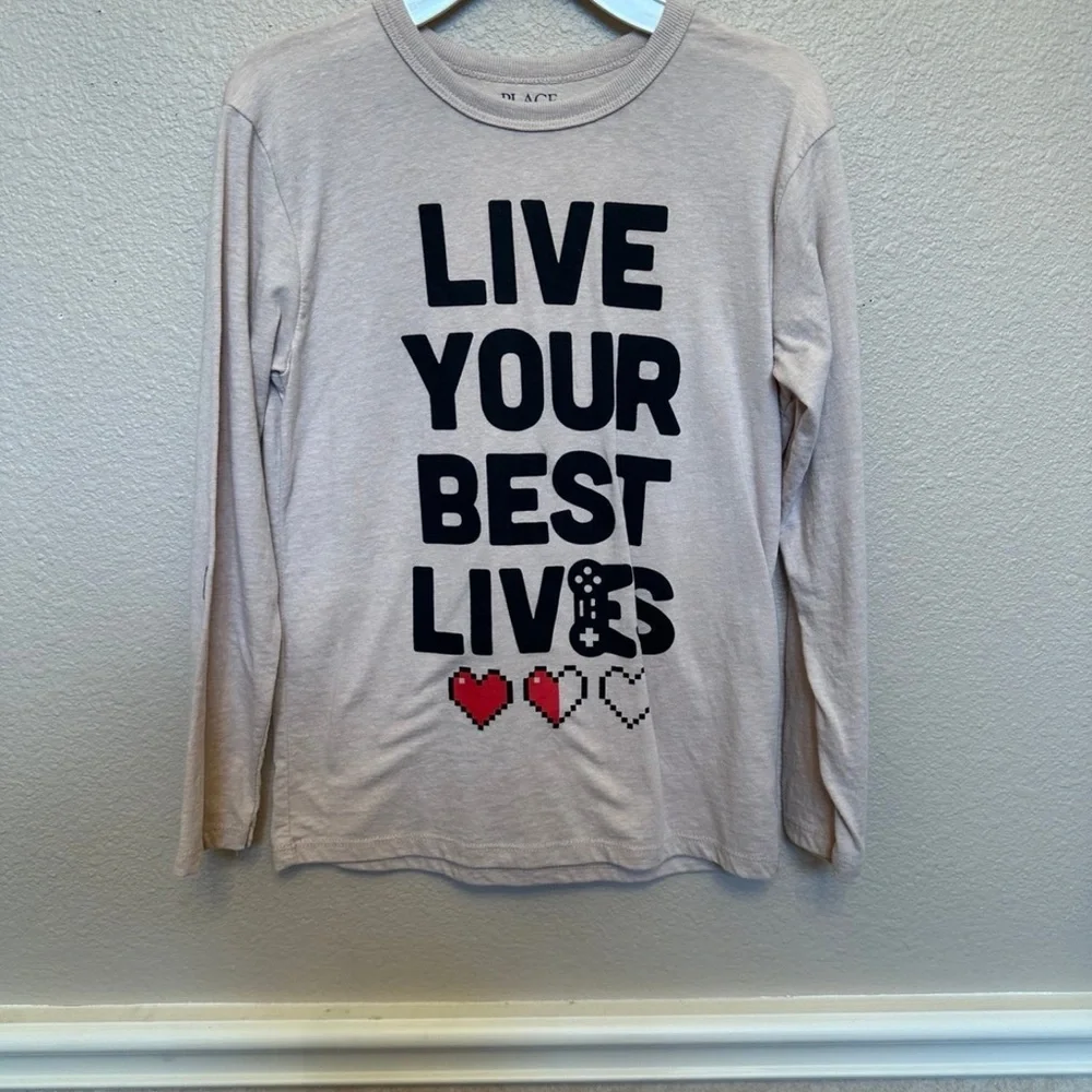 Children Place Boy’s Beige Long Sleeve Tee with Heart Graphic Size M 7/8